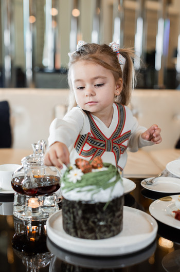 Отель Four Seasons Hotel Moscow устраивает пасхальный завтрак для всей семьи